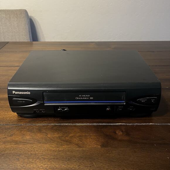 Panasonic VHS VCR 4 Head Player Omnivision PV-V4022 Tested Works - Picture 1 of 4